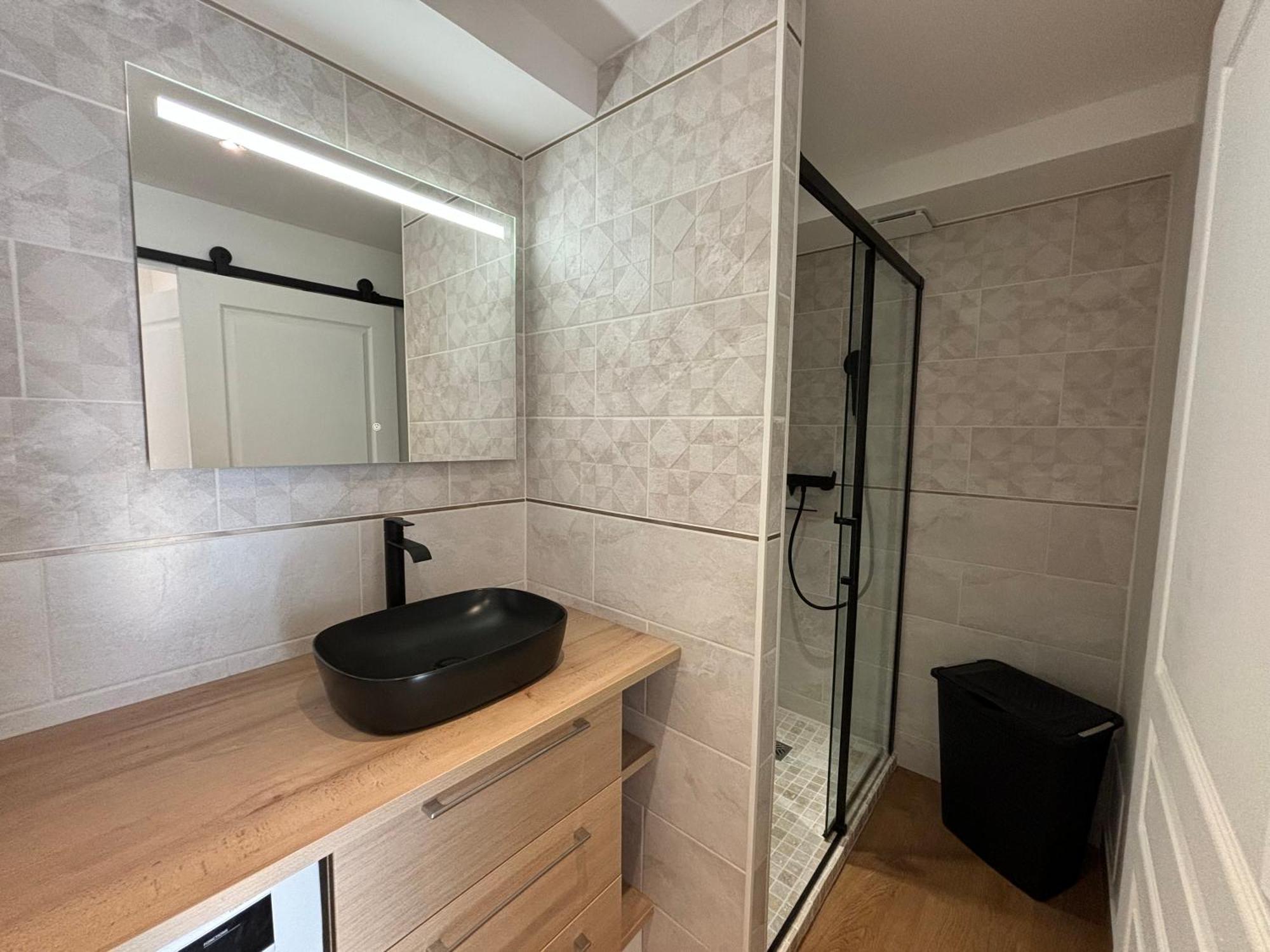 Location D'Un Superbe Appartement Avec Piscine Рокбрюн-сюр-Аржан Экстерьер фото